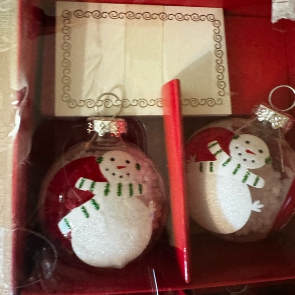 NEW! BED BATH & BEYOND Placecard Holder
Ornament Snowman Set of 4 Christmas NWT - Picture 6 of 6